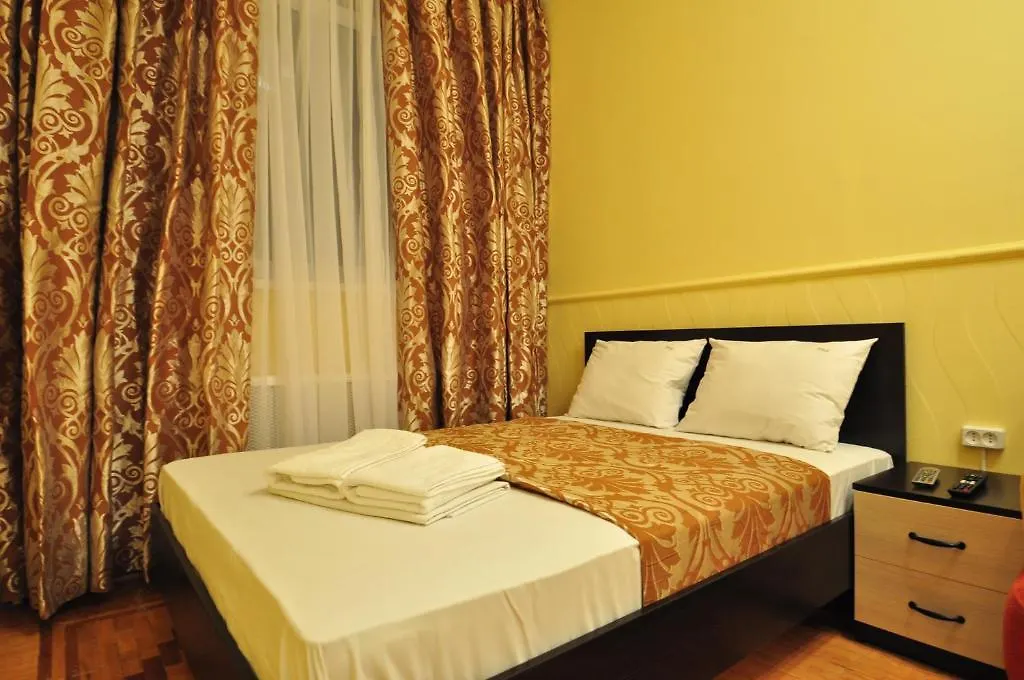 Status Guesthouse Kiev 3*,