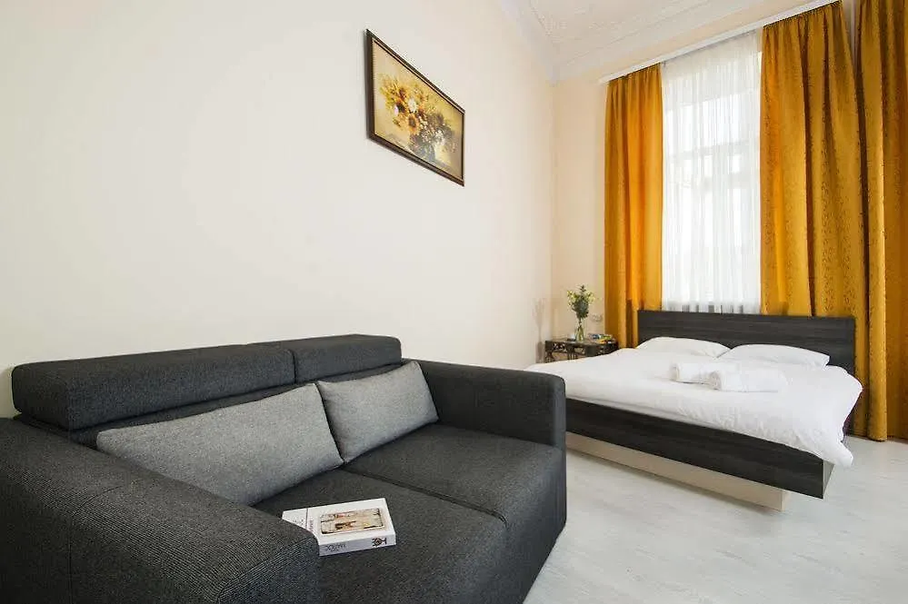Status Guesthouse Kiev 3*,